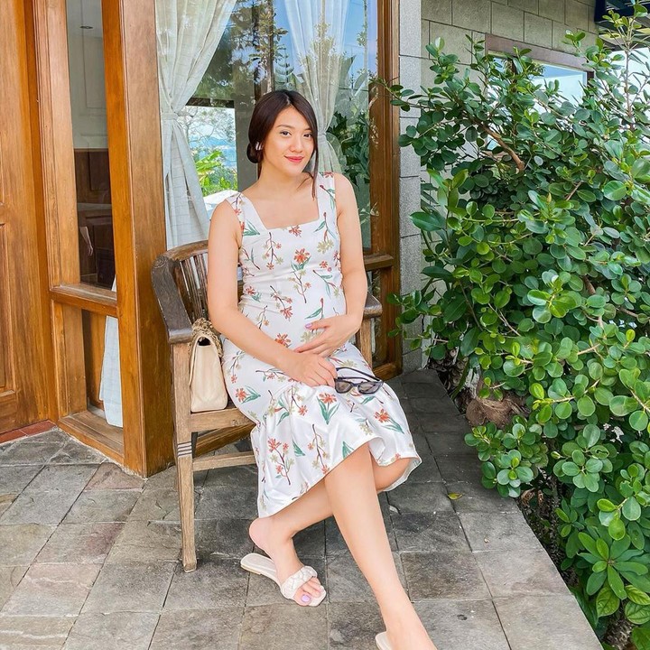 <p>Selain cantik, beberapa gaya Anissa Aziza juga terlihat seperti anak muda nih. (Foto: Instagram @anissaaziza)</p>
