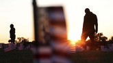 FOTO : Mengenang Korban Covid-19 di AS Angka kematian akibat virus corona di Amerika Serikat saat ini sudah mencapai 200.641 jiwa.