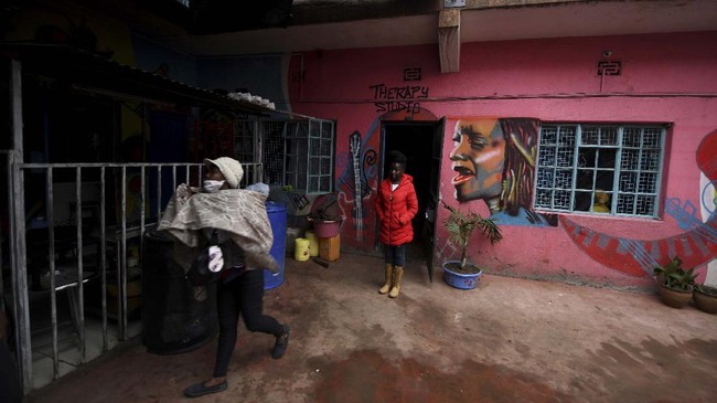 FOTO: Surga Anak-anak Difabel di Antara Kampung Kumuh Kenya