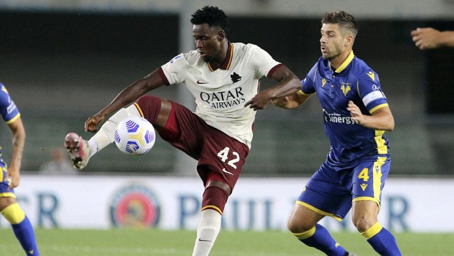 AS Roma dinyatakan kalah 0-3 dari Hellas Verona dalam pekan pertama Liga Italia. Berikut kronologi AS Roma kalah 0-3 dari Verona.