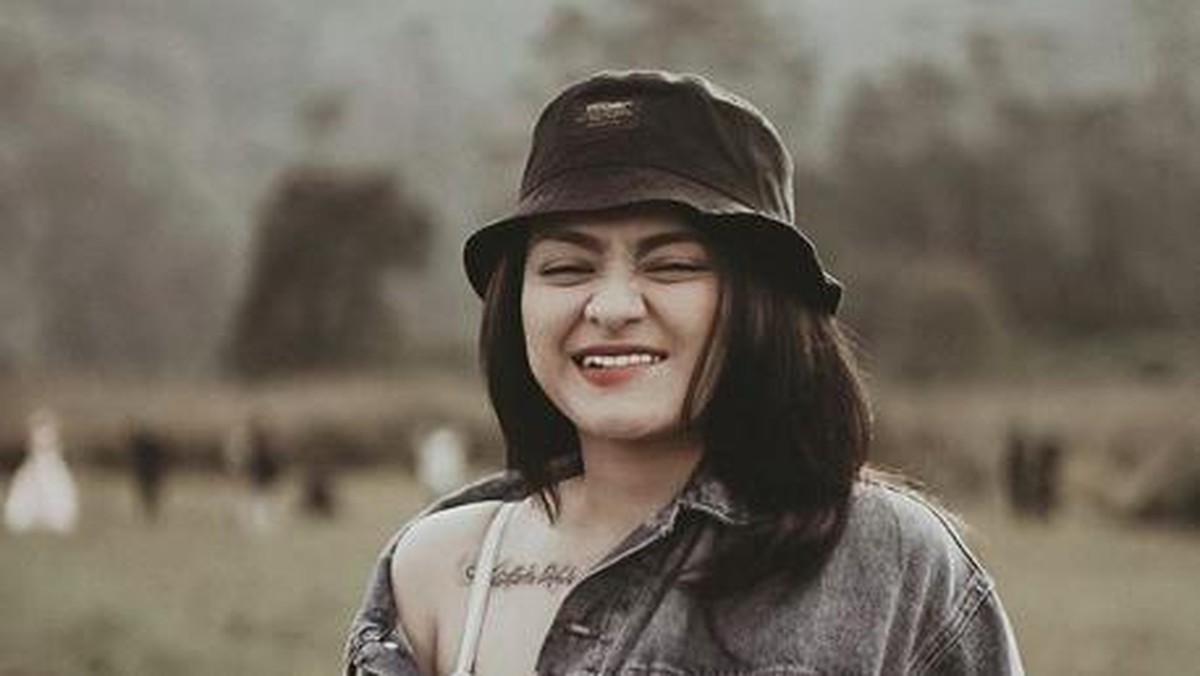 Nathalie Holscher jadi mualaf