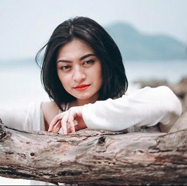 6 Foto Nathalie Holscher, DJ Cantik yang Putuskan Jadi Mualaf