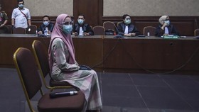 Bergamis, Jaksa Pinangki Tampil Beda Hadiri Sidang Perdana