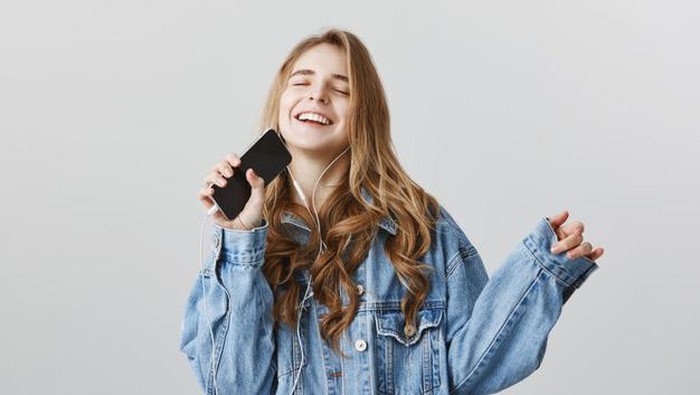 Suka Menyanyi? Ini 4 Manfaatnya Untuk Kesehatanmu!