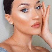 5 Langkah Simple Bikin Makeup Glowing Sepanjang Hari!