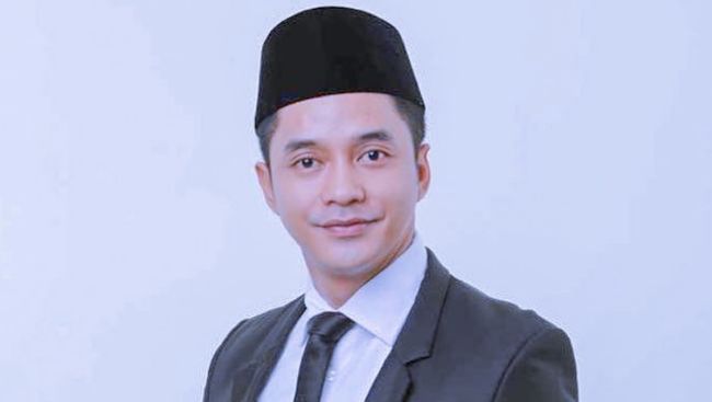 Adly Fairuz maju sebagai calon Wakil Bupati Karawang 2020, dia dikenal sebagai bintang film di sejumlah judul yang pernah naik daun.