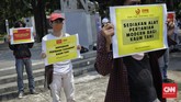 FOTO: 'Teriakan' Derita Petani Indonesia di Depan Istana Perwakilan kelompok tani, nelayan, hingga pegiat lingkungan melakukan aksi di depan Istana Kepresidenan sebagai bagian dari peringatan Hari Tani Nasional ke-60.