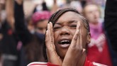 FOTO: Gelombang Demo Usai Penembakan Wanita Kulit Hitam Gelombang aksi demo pas putusan juri atas penembakan wanita kulit hitam Breonna Taylor terjadi di Louisville, New York, Boston, Washington, hingga Los Angeles.