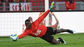 Mendy Bisa Ikuti Jejak Cech Jadi Legenda Chelsea