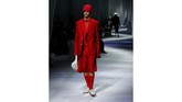 FOTO: Membingkai Kenangan Keluarga Fendi Lewat Fashion Koleksi Spring/Summer 2021 Fendi terinspirasi dari sulaman kenangan kehangatan keluarga sang desainer di rumahnya di Roma.