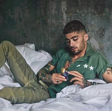 Masih Berduka, Zayn Malik Tunda Tur Amerika Usai Liam Payne Tiada