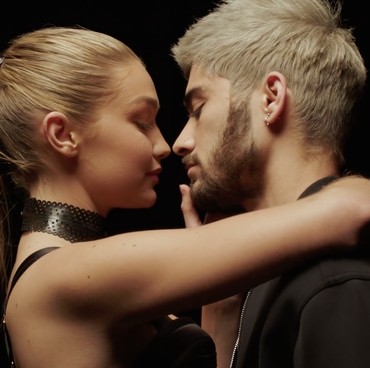 Pisah dari Gigi Hadid, Zayn Malik Kepergok Daftar ke Situs Kencan