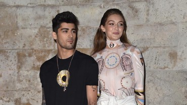 img-title Baru 2 Minggu Jadi Ibu, Gigi Hadid Ngaku Kelelahan