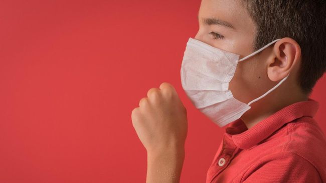 Salah besar jika berpikir bahwa TBC hanya bisa menyerang orang dewasa. Pada kenyataannya penyakit Tuberkulosis atau TBC juga bisa menyerang anak-anak.