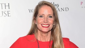 Jane Sibbett Hampir Perankan Rachel Green Sebelum Jadi Carol