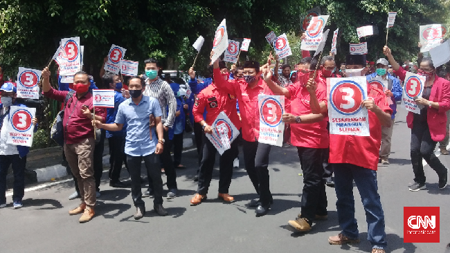 Pelanggaran protokol Covid-19 masih terjadi setidaknya dalam pengundian nomor urut paslon di Pilkada Sleman dan Pilkada Kepri.