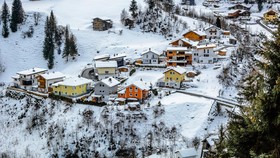 Tertular Corona saat Ski, Turis Gugat Kota di Austria Rp1,7 M