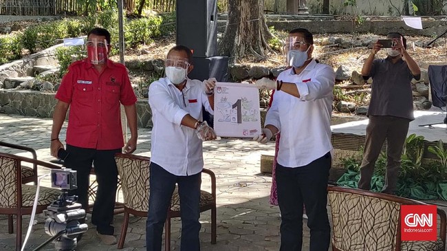 Pasangan Eri Cahyadi-Armuji yang diusung PDI-Perjuangan telah meniatkan diri maju dalam kontestasi tersebut atas nama Allah SWT.