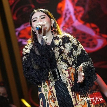 Via Vallen Sempat Anggap Ajakan Duet Rhoma Irama Angin Lalu