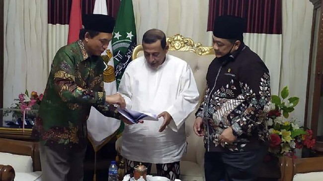 BPH Migas bersama anggota DPR Komisi VII mengunjungi Watimpres Habib Muhammad Luthfi Bin Yahya di Pekalongan terkait proyek gas bumi Cisem.