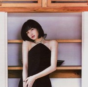 7 Inspirasi Gaya Fashion ala Lisa Blackpink dengan Rambut Pendek