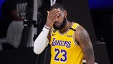 FOTO: LeBron dan Davis Ngamuk, Lakers Hajar Nuggets Los Angeles Lakers bangkit di final wilayah barat NBA dengan mengalahkan Denver Nuggets di game keempat berkat LeBron James dan Anthony Davis.