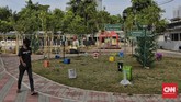 FOTO: Layanan Drive Thru Wisata Kuliner demi Cegah Kerumunan Pengelola restoran di kawasan Thamrin, Jakarta Pusat menerapkan layanan drive thru demi mencegah potensi kerumunan yang berisiko menyebarkan virus corona.