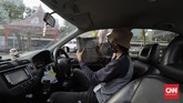 FOTO: Layanan Drive Thru Wisata Kuliner demi Cegah Kerumunan Pengelola restoran di kawasan Thamrin, Jakarta Pusat menerapkan layanan drive thru demi mencegah potensi kerumunan yang berisiko menyebarkan virus corona.