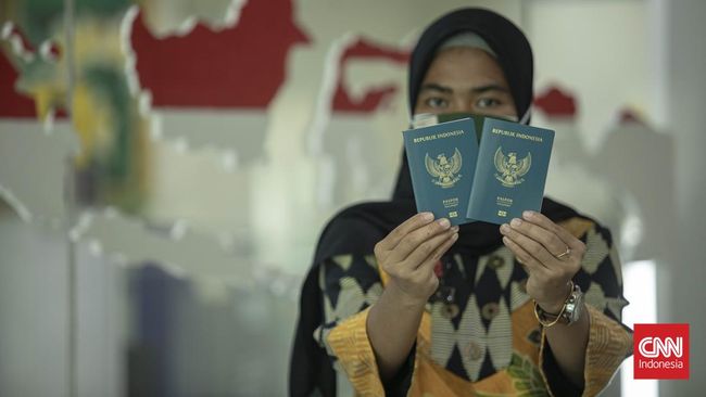 Bagi kalian warga Indonesia yang akan membuat paspor, siap-siap menerima kenyataan bahwa mulai hari ini atau 17 Desember 2024, tarif pembuatan paspor naik.
