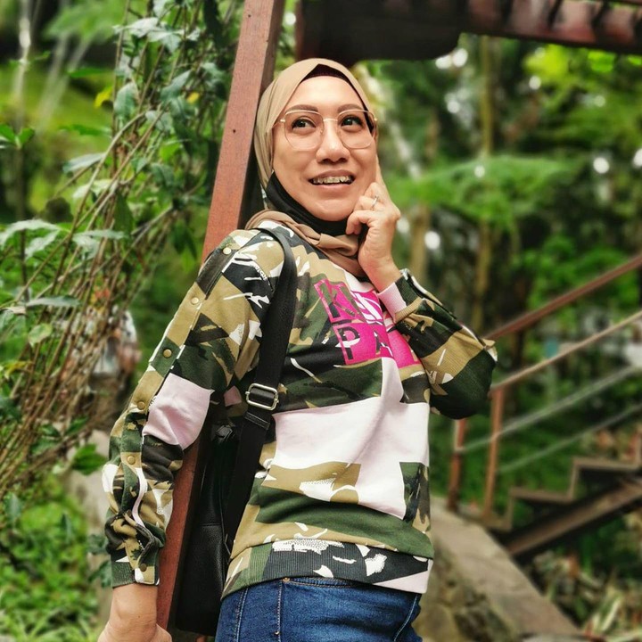 <p>Melalui akun Instagramnya, Susanti sering memposting potret dirinya dengan penampilan yang kece abis. (Foto: Instagram @susanti.a)</p>