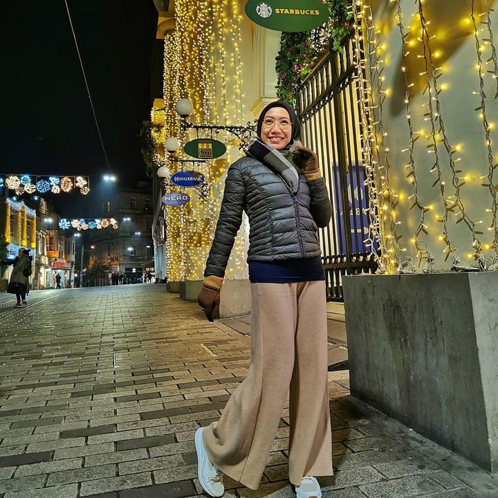 <p>Dalam berbagai kesempatan, Susanti juga kerap tampil stylish. (Foto: Instagram @susanti.a)</p>