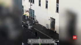 VIDEO: Detik-detik Setelah Penusukan Dekat Charlie Hebdo
