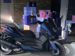 Viral Video Yamaha XMax - Brompton Mangkrak di Gudang, Ternyata...