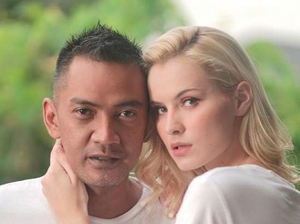 Model Rumania Nikahi Pria Indonesia, Awalnya Belagu Saat Diajak Kencan