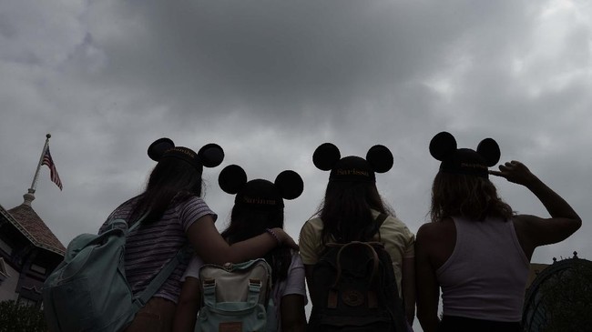 FOTO: Disneyland Hong Kong Dibuka Kembali
