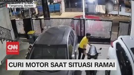 VIDEO: Kawanan Pencuri Beraksi Saat Situasi Ramai