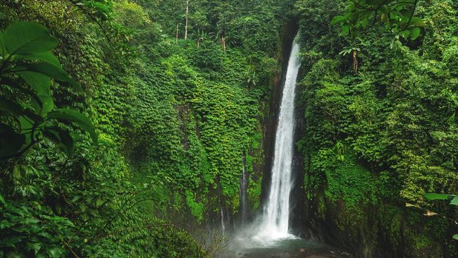 Membangun Akses Menuju Sembilan Air Terjun di Pasaman