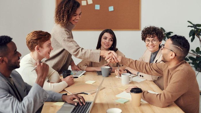 Jangan Dihindari! Ini 3 Jenis Toxic People di Kantor dan Cara menghadapinya