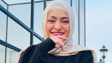 img-title Jadi Mualaf & Unggah Foto Berhijab, Nathalie Holscher Hapus Foto Masa Lalu