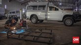 FOTO: Melihat dari Dekat Bengkel Pembuatan Mobil Ambulans Semakin meningkatnya jumlah penambahan kasus positif covid-19 per hari berdampak pada meningkatnya pemenuhan alat kesehatan termasuk ambulans.