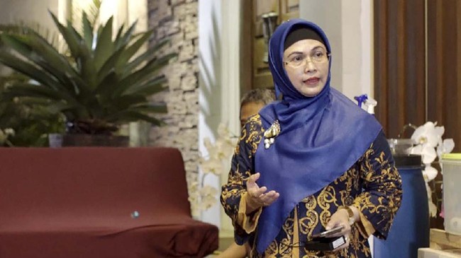 Siti Nur Azizah, calon wali kota Tangerang Selatan, mengklaim intuisi keibuan yang ia miliki bisa memudahkannya memimpin Kota Tangsel.