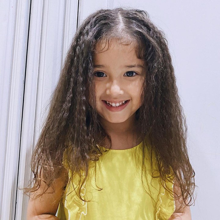 <p>Unggah foto ini, Yasmine Wildblood bilang Seraphina Rose terlihat mirip seperti Princess Moana. Bunda setuju? (Foto: Instagram @yaswildblood)</p>