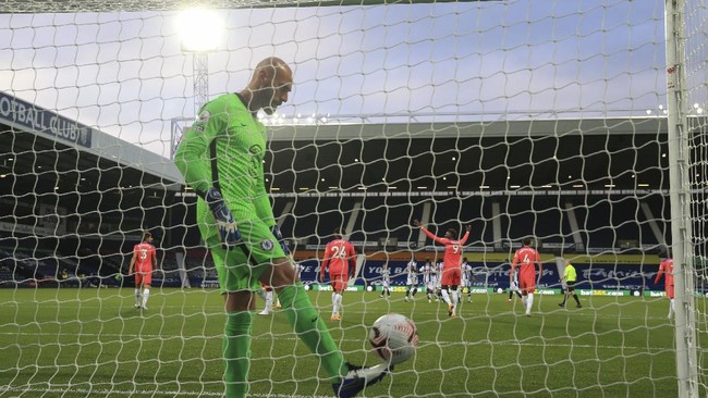 Kiper Marcus Bettinelli resmi bergabung dengan Chelsea selama dua tahun. Kabar ini diumumkan The Blues lewat situs resmi klub, Rabu (28/7) malam.