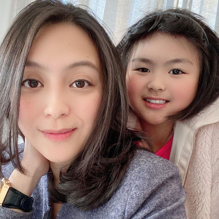 <p>Kini, Jill Carissa disibukkan dengan profesi barunya sebagai asisten perawat, Bunda. (Foto: Instagram @carissajill)</p>