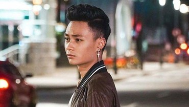 img-title Lirik Lagu Mahen - Datang Untuk Pergi