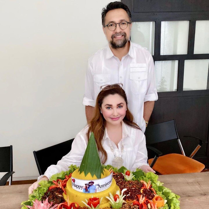 <p>Meski dahulu sempat putus dari Ari Sihasale dan Nia Zulkarnaen menikah dengan pria lain, mereka akhirnya menikah pada 25 September 2003. (Foto: Instagram @alenia259)</p>