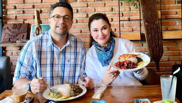 Nia Zulkarnaen dan Ari Sihasale Nia Zulkarnaen dan Ari Sihasale