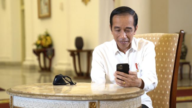 Jokowi: Masyarakat Harus Aktif Sampaikan Kritik dan Masukan Berpidato di Peluncuran Laporan Tahunan Ombudsman RI Tahun 2020, Presiden Jokowi meminta masyarakat aktif menyampaikan kritik.