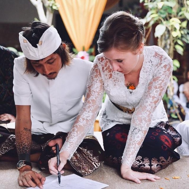 <p>Selama menetap di Bali, banyak hal yang dipelajari Veronika. Salah satunya, tentang perbedaan budaya dan kehidupan masyarakat Bali. (Foto: Instagram @vero_bule)</p>
