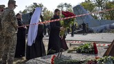 FOTO: Puing Tragedi Pesawat Latihan Militer Jatuh di Ukraina Sedikitnya 22 orang termasuk taruna militer tewas dan dua lainnya terluka parah pada hari Jumat (25/9) ketika sebuah pesawat angkatan udara Ukraina jatuh.
